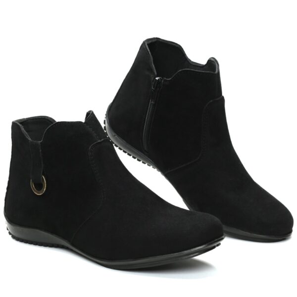 bota-cano-curto-camurca-feminino-050-preto-2-free-jump-oficial Bota Cano Curto Camurça Feminino 050 - Imagem 1