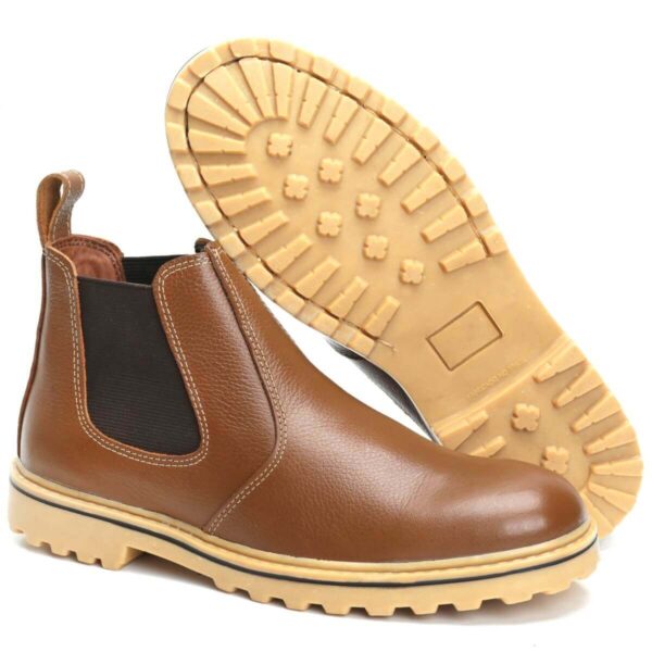 Bota Chelsea Masculina em Couro Solado Tratorado